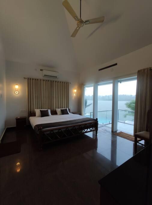 Riveria Portico - River Side 6 Bedroom Private Pool Bungalow North Paravur Екстериор снимка