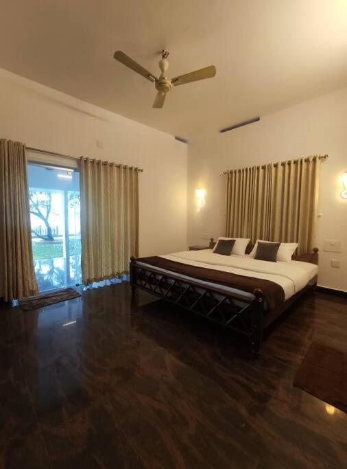 Riveria Portico - River Side 6 Bedroom Private Pool Bungalow North Paravur Екстериор снимка