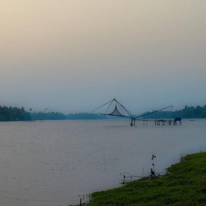 Riveria Portico - River Side 6 Bedroom Private Pool Bungalow North Paravur Екстериор снимка