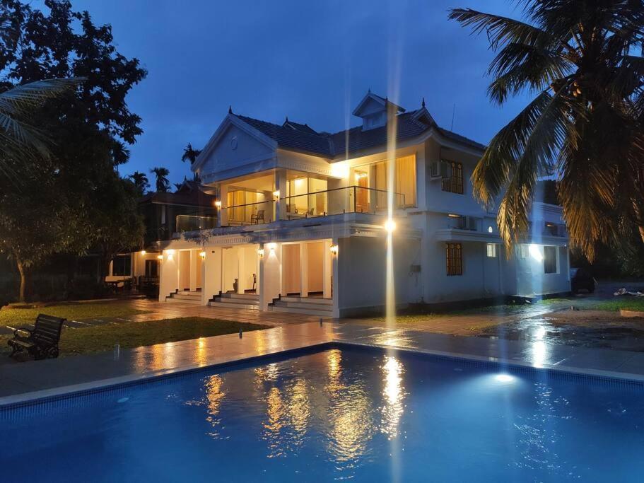 Riveria Portico - River Side 6 Bedroom Private Pool Bungalow North Paravur Екстериор снимка